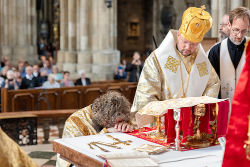 Priesterweihe Byzantinischer Ritus im Stephansdom / Erzdiözese Wien/ Schönlaub