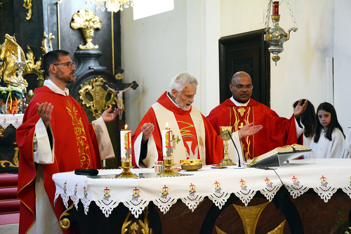 Gottesdienst in Asparn