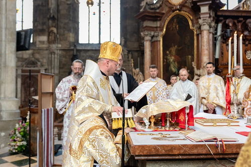 Priesterweihe Byzantinischer Ritus im Stephansdom / Erzdiözese Wien/ Schönlaub