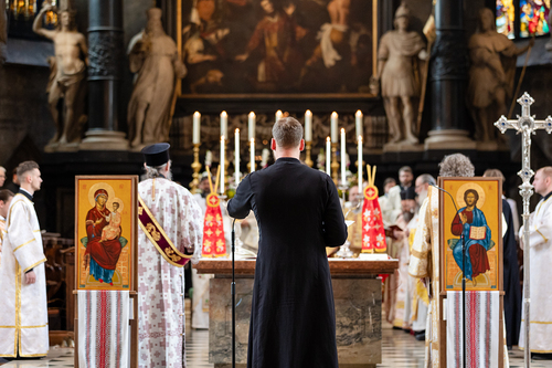 Priesterweihe Byzantinischer Ritus im Stephansdom / Erzdiözese Wien/ Schönlaub