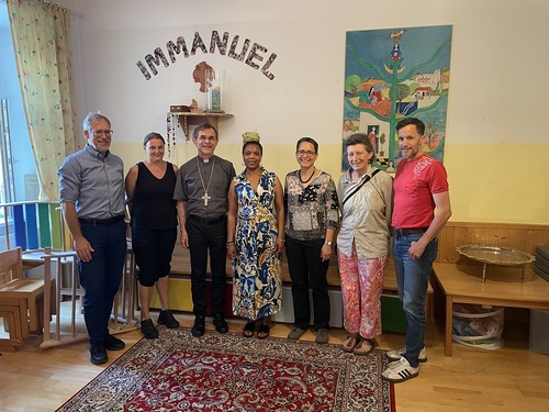 Erzbischof zu Besuch im Mutter-Kind-Haus Immanuel / Erzdiözese Wien/Katharina Mayr Erzbischof zu Besuch im Mutter-Kind-Haus Immanuel