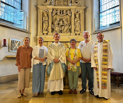 Aufbruch nach Ecuador – mit bischöflichem Segen! / Kirche im Dialog Aufbruch nach Ecuador – mit bischöflichem Segen!