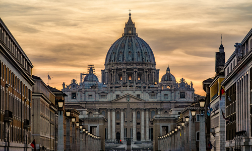 Vatican Stadt, Basilica di San Pietro / iSTock/AlexandreFagundes Vatican Stadt, Basilica di San Pietro