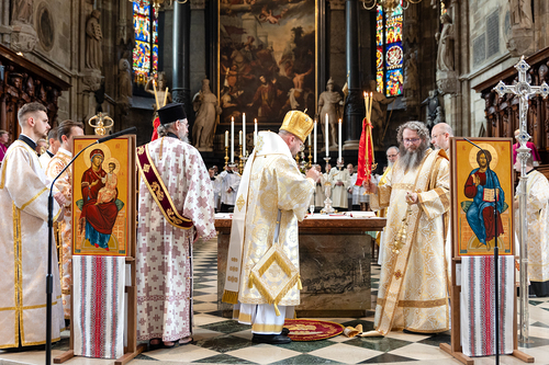 Priesterweihe Byzantinischer Ritus im Stephansdom / Erzdiözese Wien/ Schönlaub